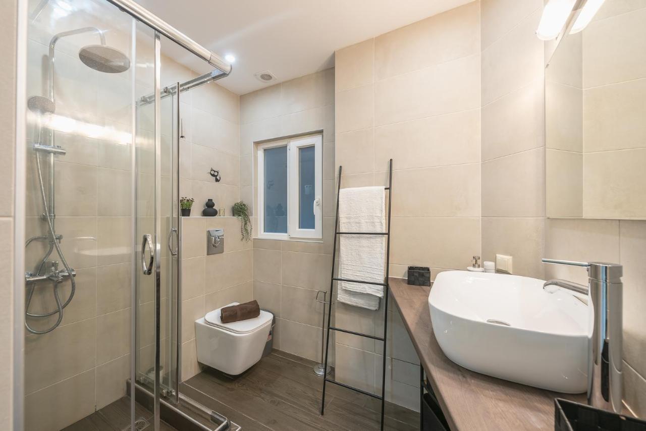 Superb Acropolis View 3Bd Apt In Historical Center 아테네 외부 사진